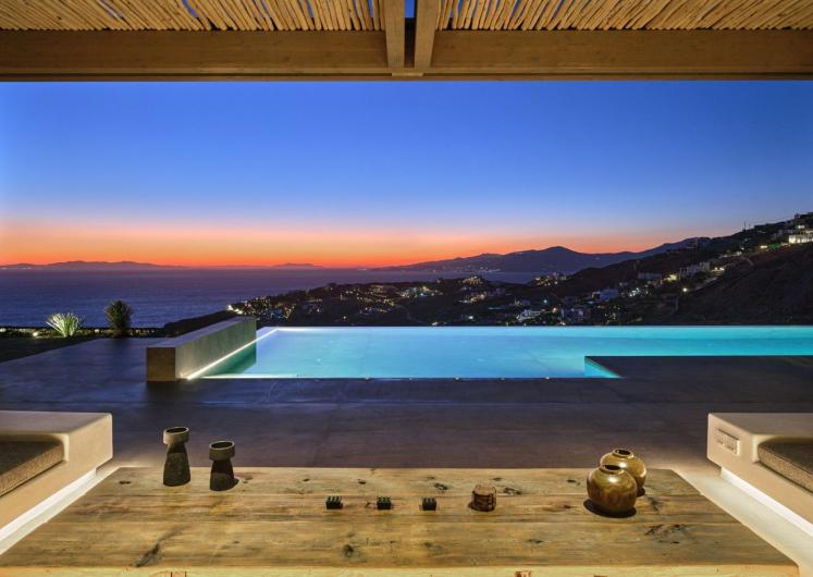 Image of White Velvet