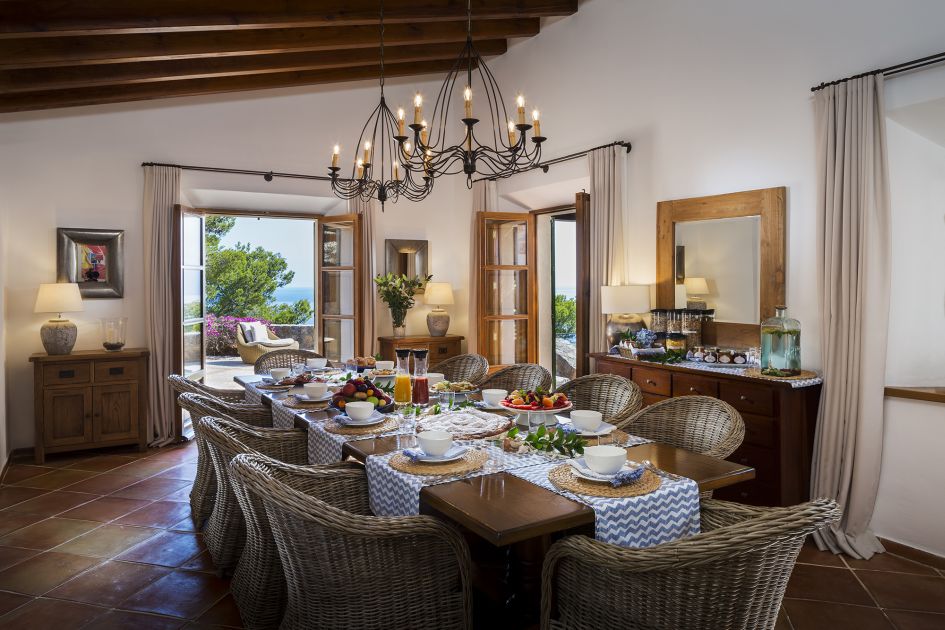 Breakfast at Sa Punta De S'aguila, luxury catered villas Majorca, catered villa holiday Mallorca