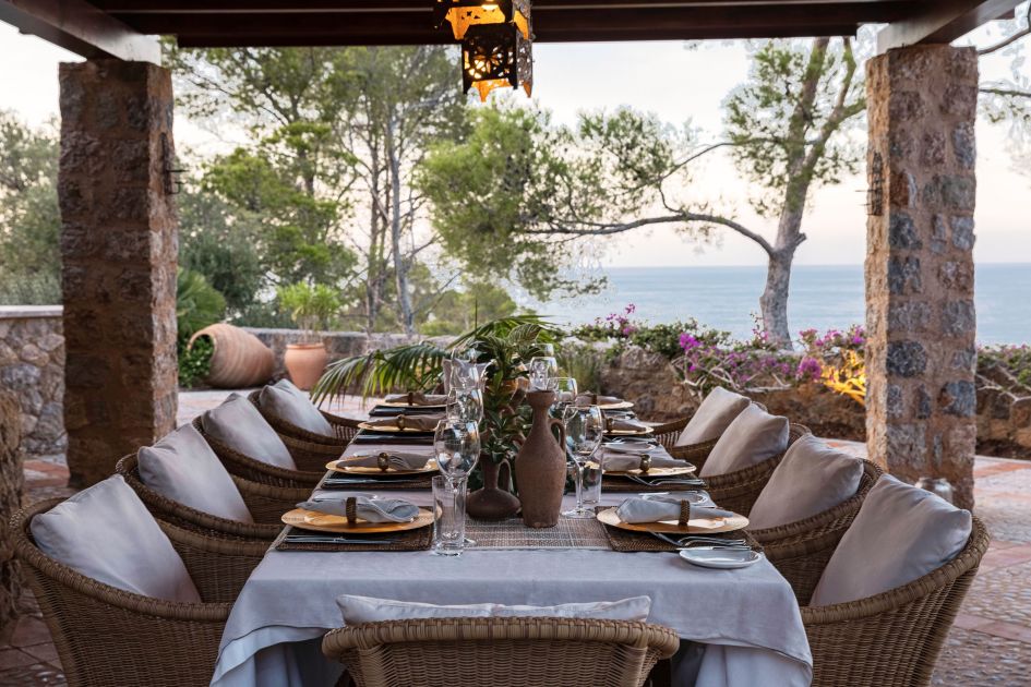 Luxury villas in Mallorca. Luxury villas with alfresco dining, 