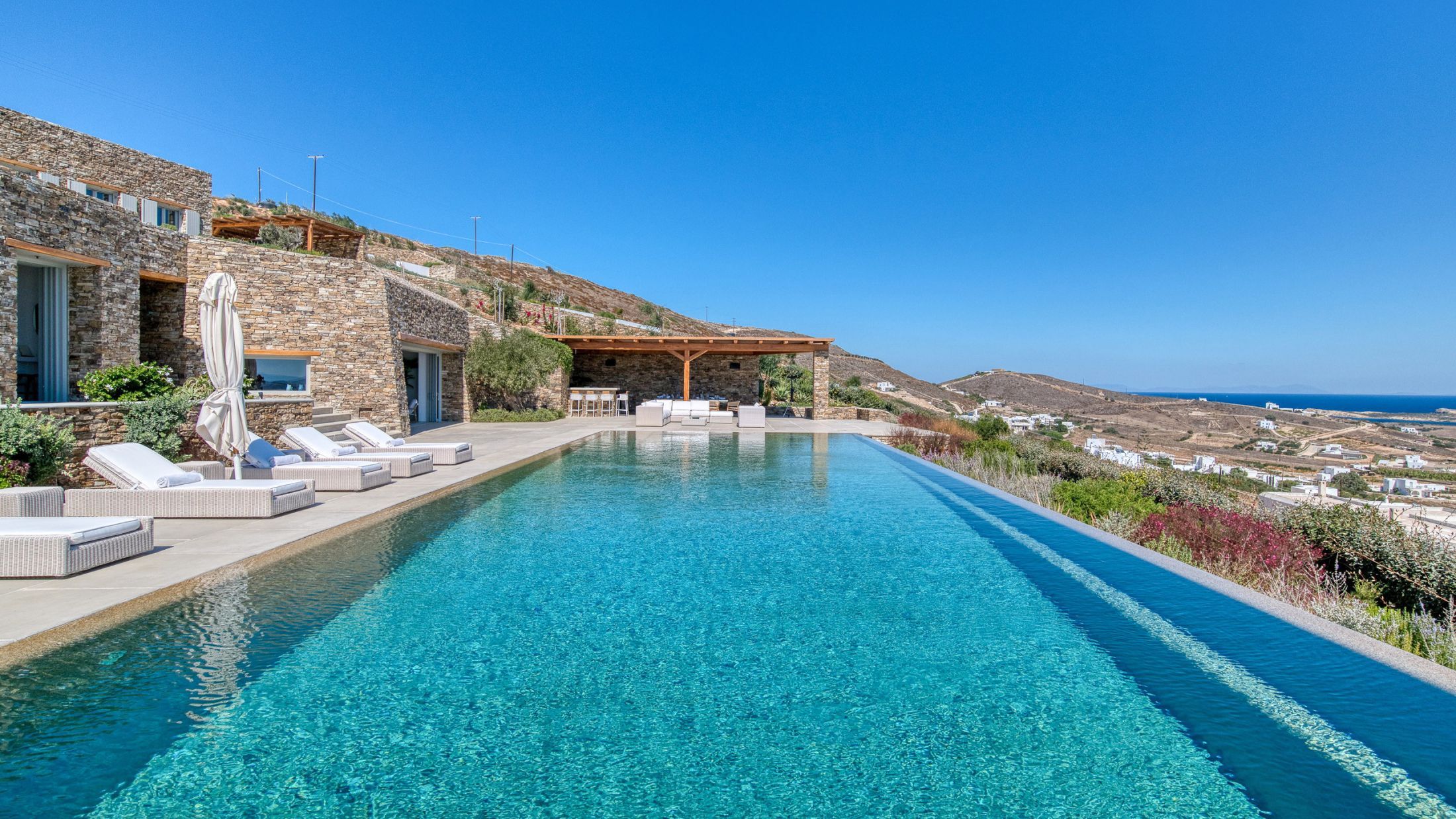 luxury villa in Antiparos with an outdoor pool and ocean views