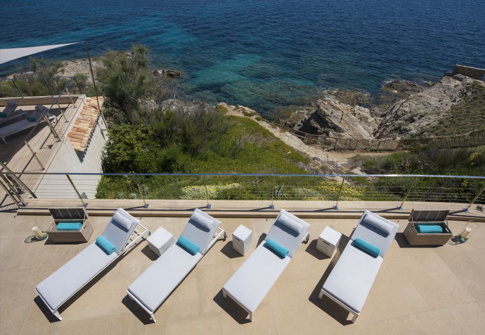 Luxury waterfront villa in St. Tropez, luxury villa in St. Tropez with direct sea access, luxury villa in France