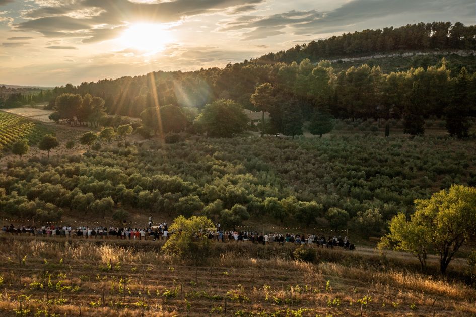 Dining alfresco in the gorgeous countryside of Provence.