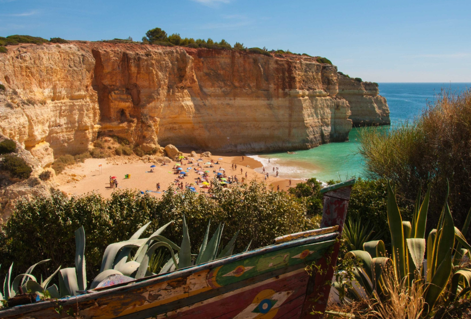 Lagoa Benagil (Credit CDuarte - AT Alagrve) Secluded view of Benagil Beach, a top beach for nature lovers visiting the Algarve for a luxury holiday in Portugal