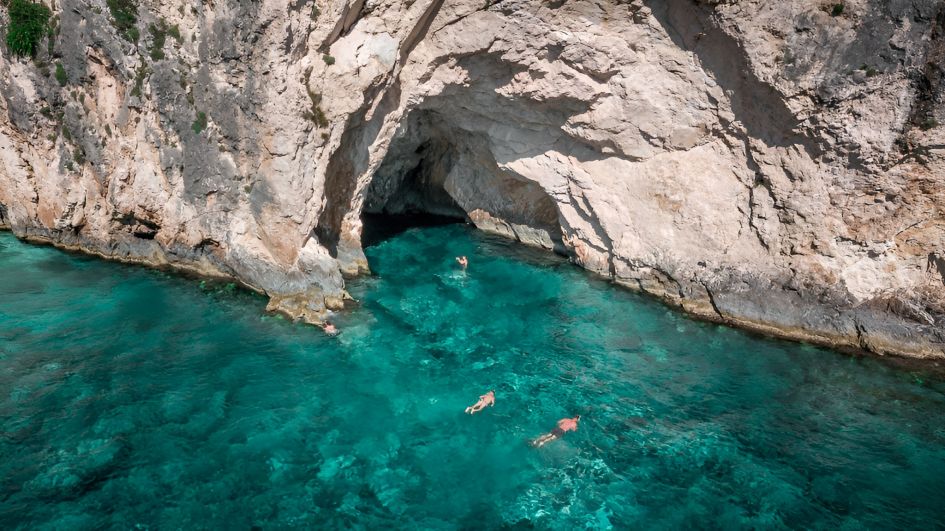 Snorkelling in Greece © MG Porto Limnionas The Greek Islands offer some of the top snorkelling places in the world to explore, thanks to transparent blue waters, hidden coves and famous shipwrecks adding to the allure of a holiday in Greece.