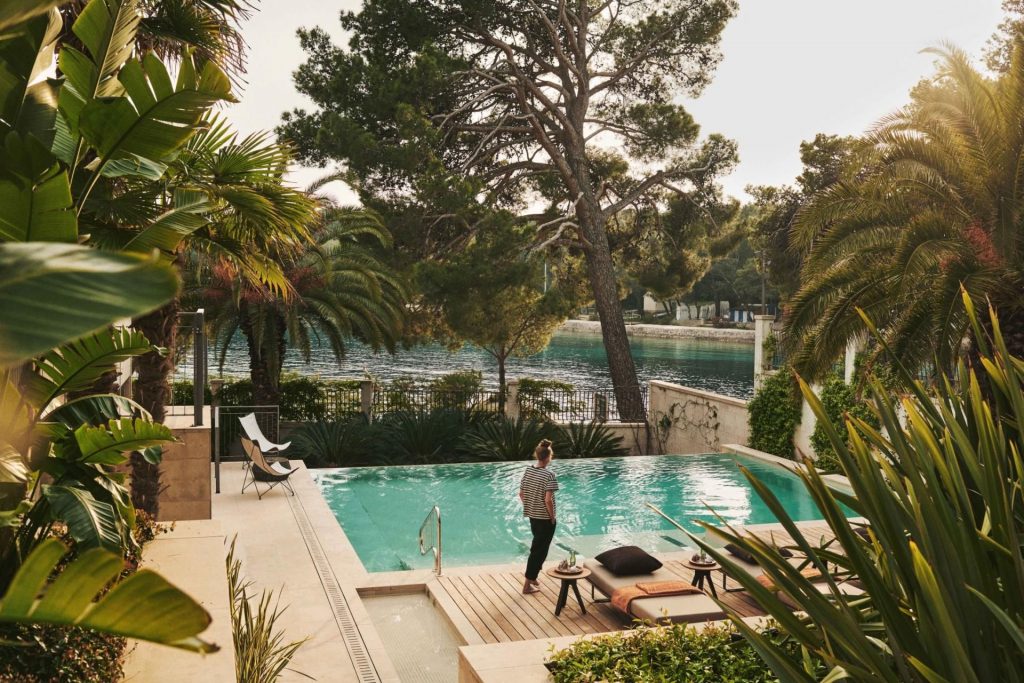 Villa Hortensia, Croatia's Islands In view of the waters of Čikat Bay, Villa Hortensia is one of the best wellness villas amongst Croatia's Islands. From the relaxing pool terrace and loungers, a beautiful backdrop emerges amongst luscious vegetation.